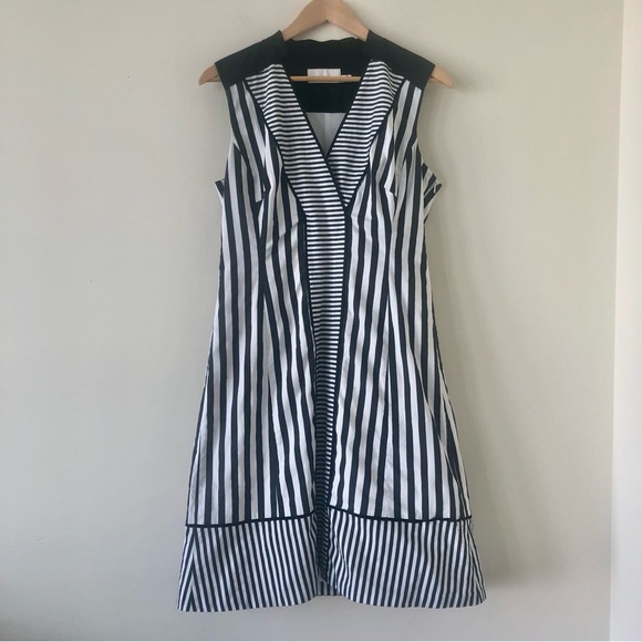 Karen Millen Black and White Stripped Sleeveless Dress Size 10 - Picture 1 of 8